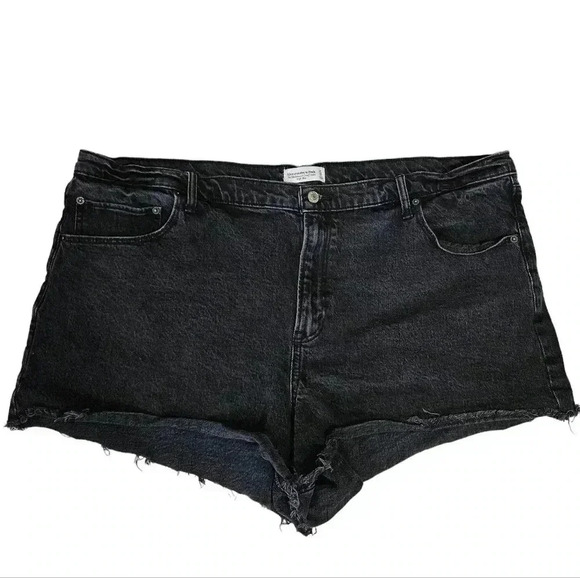 Abercrombie & Fitch Black High Rise The 90s Relaxed Cut Off Short Size 22 - Picture 1 of 4